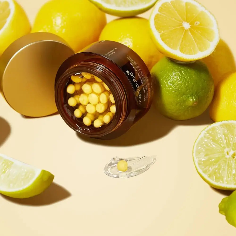 Vitamina C in skincare: de ce oxideaza si cum o pastrezi eficienta